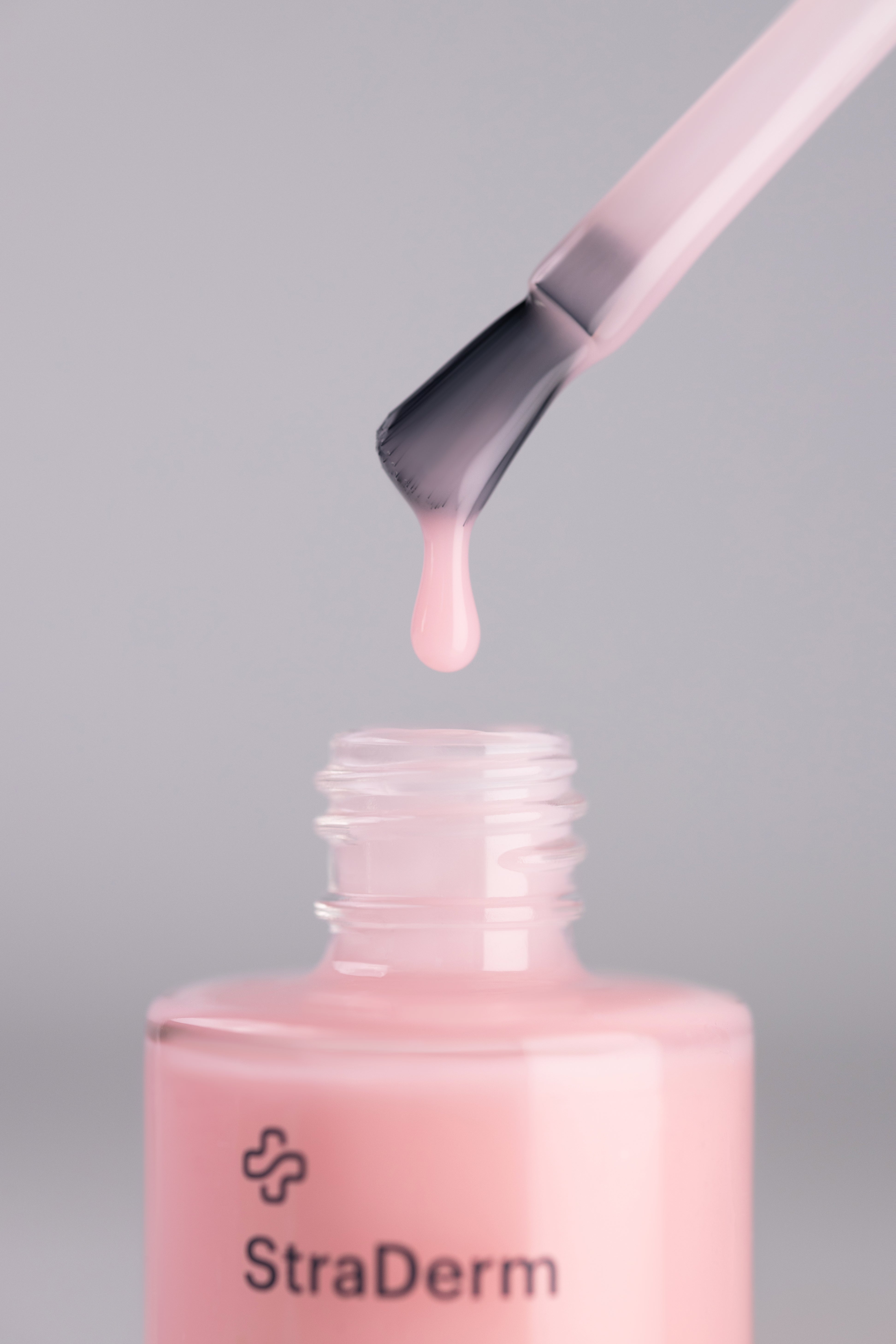 StraDerm ReBuild Bloom– Active Blurring Nail Treatment Base, 14 ml